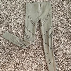 ALO Radiance Seamless Leggings